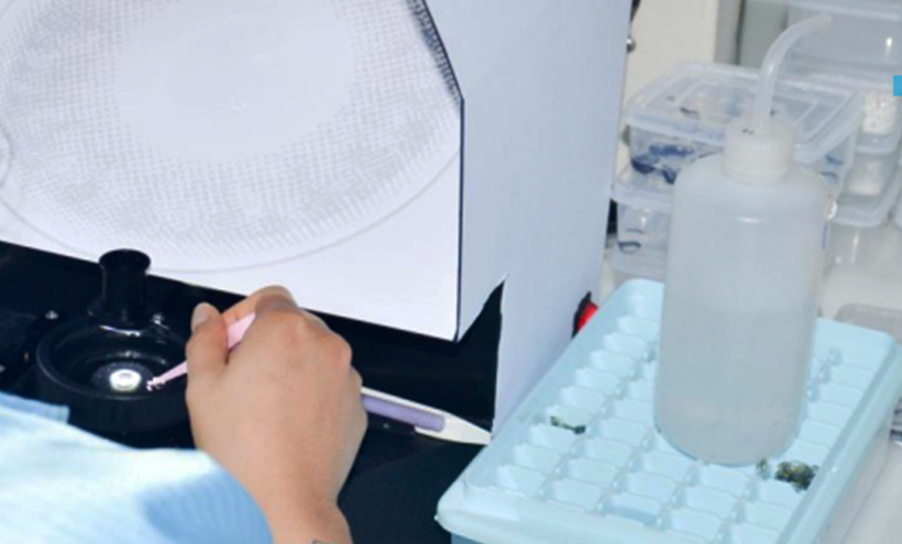 contact lens test machine