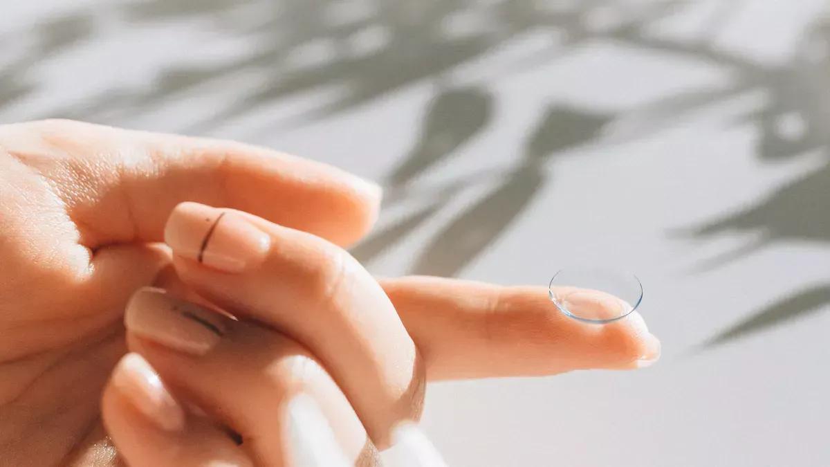 Choosing Your Contact Lens